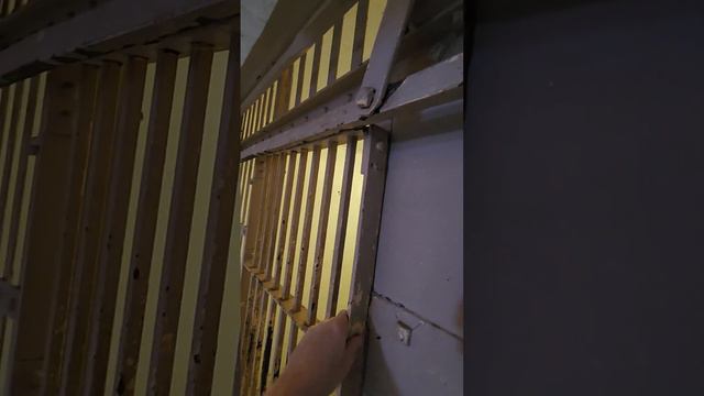 АЛЬКАТРАС - САМАЯ СТРАШНАЯ ТЮРЬМА АМЕРИКИ? ЕРУНДА, ТЮРЬМЫ В БЫВШЕМ СССР НАМНОГО СТРАШНЕЕ смотреть онлайн