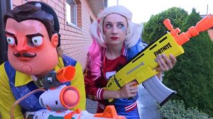 NERF Битва с Нерф Дроном против Привет Соседа и Харли Квин