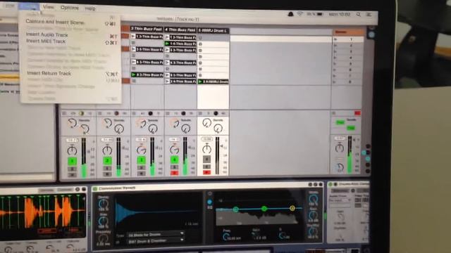 Ableton Live 9 - Graphical Glitches with Macbook Pro 13 inch 2015 смотреть онлайн
