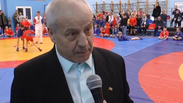 Новогодний турнир по самбо смотреть онлайн