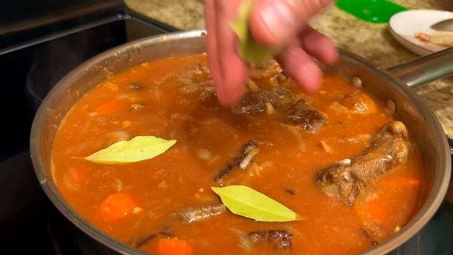 Это что-то невероятное!!! Мясо по этому рецепту получается Нежным и оочень Вкусным. Тушеная Говядин смотреть онлайн