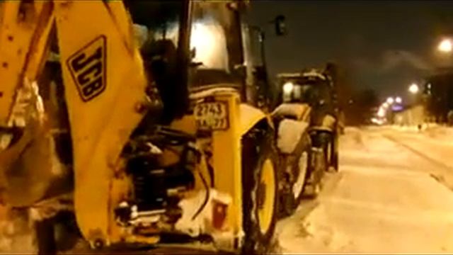 Уборка улиц от снега Санкт Петербург..mp4 смотреть онлайн
