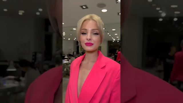 #салонкрасоты #москва #moscow #макияж #моне #вечернийобраз #красота #девушки #россия смотреть онлайн