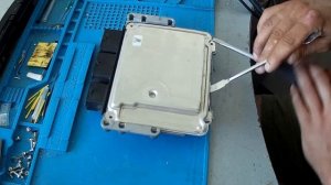 Как вскрыть ЭБУ Bosch. Разбираем блок управления