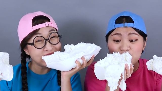 Гигантский десерт из зефира Мукбанг ДОНА DONA смотреть онлайн