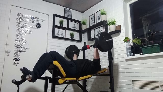 Качай железо. Выводим все упражнения на три подхода на 15 повторов. #спортзалдома #спорт смотреть онлайн