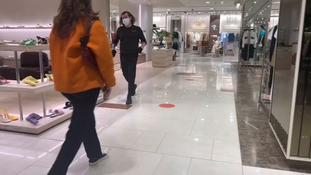 МОСКОВСКИЙ СТРИТСТАЙЛ. ЦУМ и ТЕАТРАЛЬНАЯ ПЛОЩАДЬ... и немного ИТАЛИИ ))) СРАВНИМ? смотреть онлайн