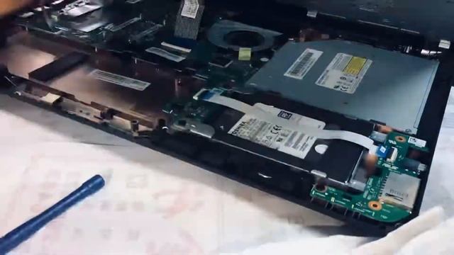 ASUS華碩筆電 電池拆卸 смотреть онлайн