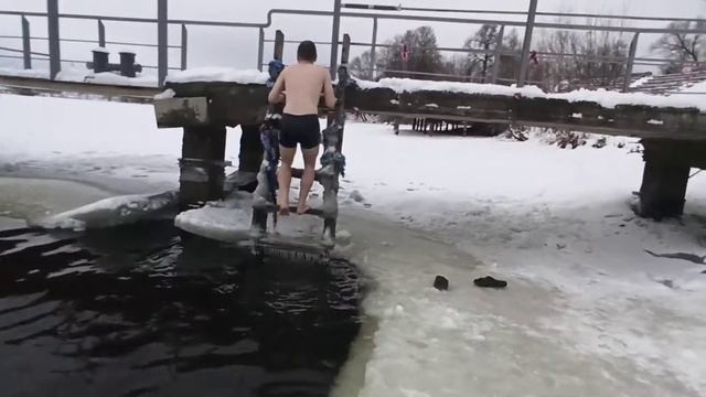 Моржевание зимой, с чего начать? смотреть онлайн