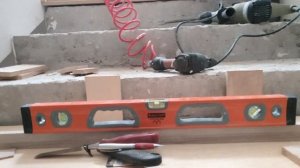 Как выровнить кривую бетонную лестницу. Акт 1