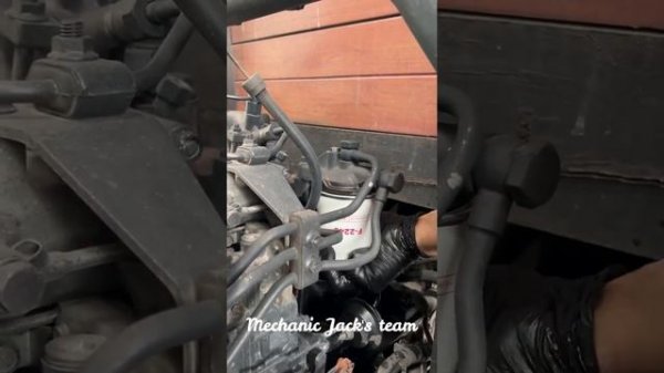 Hino 300 maintenance service , replace engine oil, oil filter and fuel filter