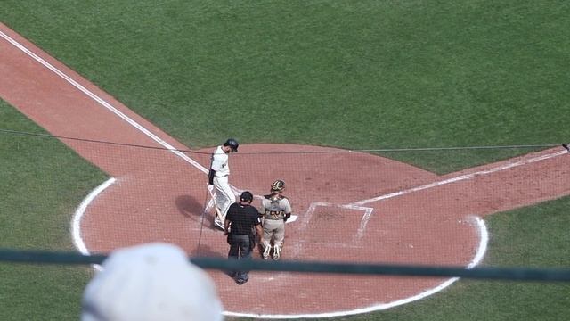 Kris Bryant double at Oracle Park 9.16.21 смотреть онлайн