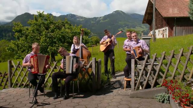 d'Mauteser Dorfheilige Frowin Neff, Familienmusik Lasenberg смотреть онлайн