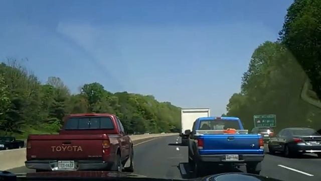 Infiniti fx35 speeding pass traffic(2) смотреть онлайн