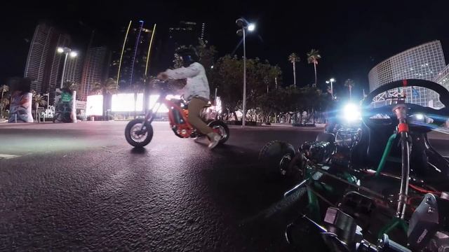 Electric GoKart on CITY STREETS!! // SurRon E-Kart POV смотреть онлайн