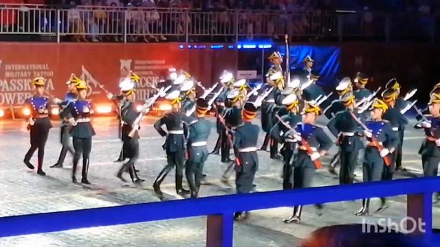 Невероятное выступление. Рота почётного караула 154 отд. коменданского Преображенского полка смотреть онлайн
