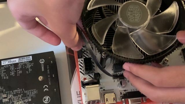 Mini ITX Gaming PC Build! E3 1220 V3 GT 1030 смотреть онлайн