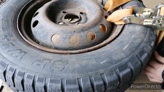 Простой способ разбортировки колеса своими руками.