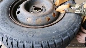 Простой способ разбортировки колеса своими руками.