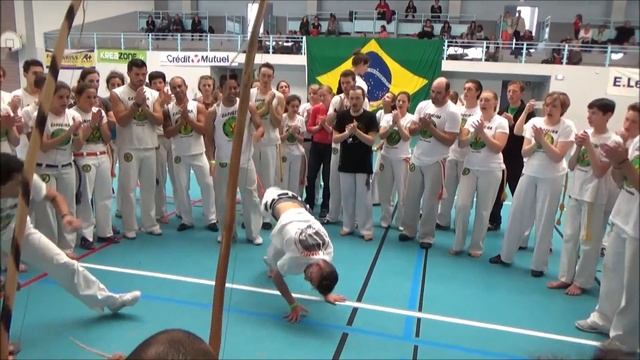 Rondes de clôture du 9 ième festival de capoeira Senzala de Sarre Union le 15 05 2016 смотреть онлайн