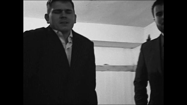 Х/ф: "Одного разу в місті на камені". Футаж №19. ТИТАНИ та їх брудні справи смотреть онлайн