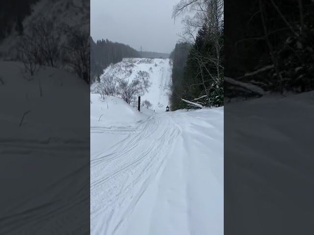 Мотобуксировщик Мухтар-15 подъем в очень крутую горку. смотреть онлайн