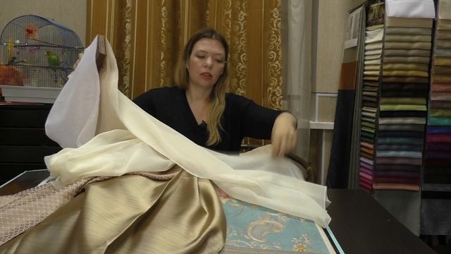 #318. Какие шторы выбрать для бирюзово-голубых обоев с цветочным рисунком в спальню или гостиную? смотреть онлайн