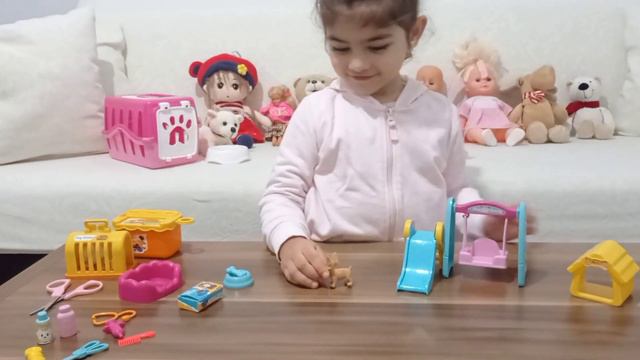 ОБРОЗ ИГРУШЕК . Selma открывает набор с собаками. #обзоригрушек #ankara #турция #распаковка смотреть онлайн