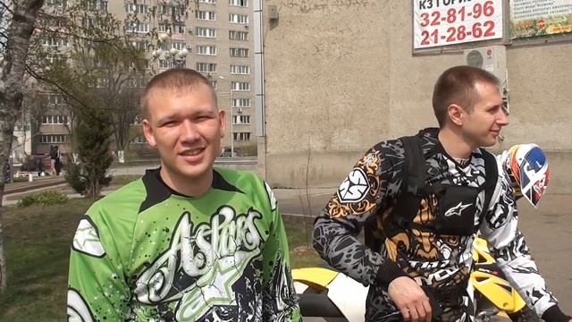 На дороге Мотоциклист смотреть онлайн