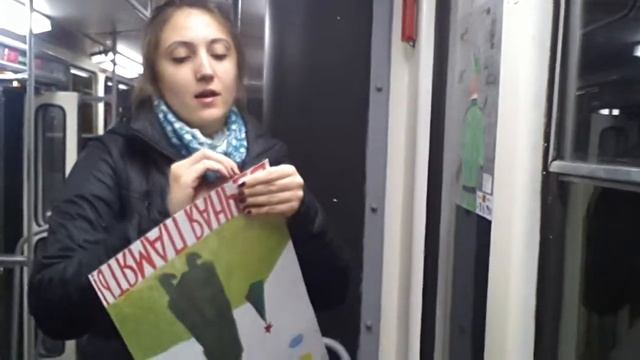 Волонтёр говорит: Выставка детских рисунков к 70-летию Великой Победы в трамваях города Пятигорска! смотреть онлайн