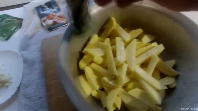 Копчені ребра з картошкою в духовці.