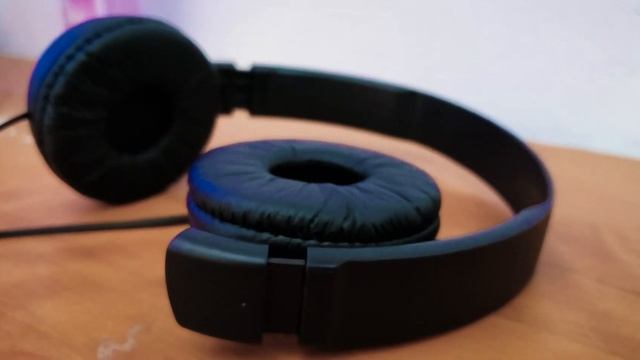 Sony MDR-ZX110 Wired On Ear Headphones Review and Sound Test - Best Headphones under 1000?! смотреть онлайн