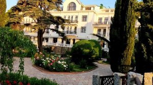 Крым.Алушта . Ривьера -Санрайз. Встречаем рассвет , прогулка по саду , море , бассейны.