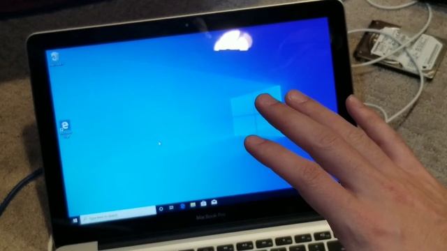 installing Windows 10 on a crusty MacBook pro смотреть онлайн