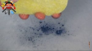 Знакомая  рассказала, как почистить засаленные рукава и воротник у пуховика без стирки!