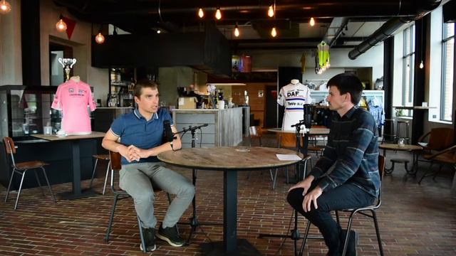 Café Coureur "Cafépraat #2 - Het Verhaal Achter Jenthe Biermans" смотреть онлайн