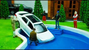 Макет города своими руками для машинок моделек. Сделал бассейн, благоустроил дом мэра. Про машинки!