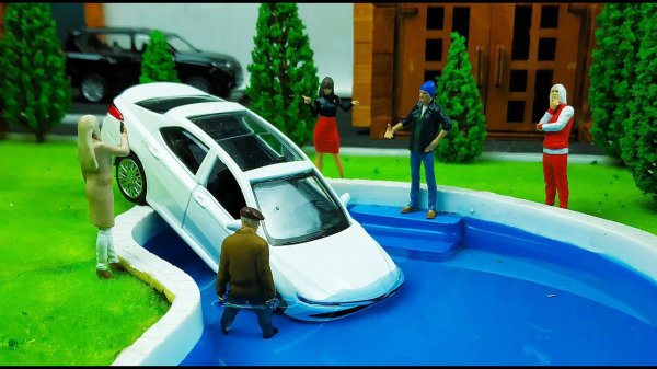 Макет города своими руками для машинок моделек. Сделал бассейн, благоустроил дом мэра. Про машинки!