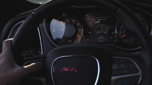 Dodge Challenger Hellcat - 707 лошадей. И точка. смотреть онлайн