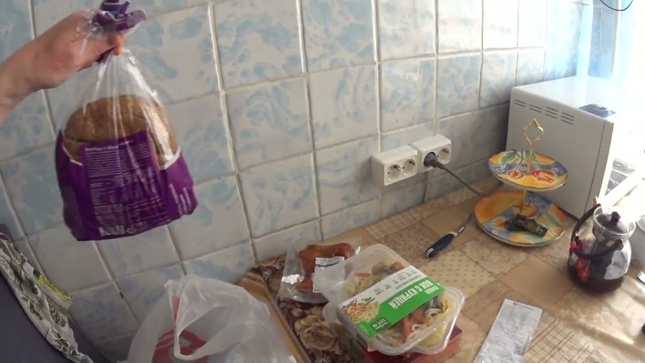 Сходил до часа дня в Пятерочку, расплатился картой МИР получил скидку 80 рублей смотреть онлайн