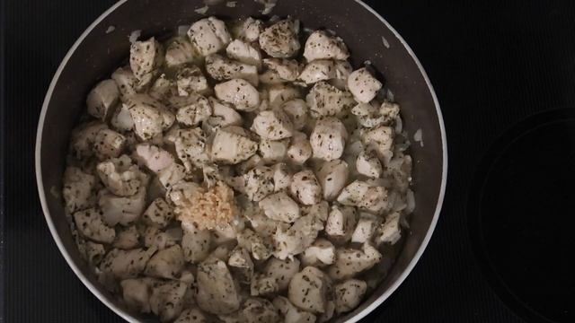 KETO CHICKEN RECIPES | Keto Dinner Ideas | Suz and The Crew смотреть онлайн