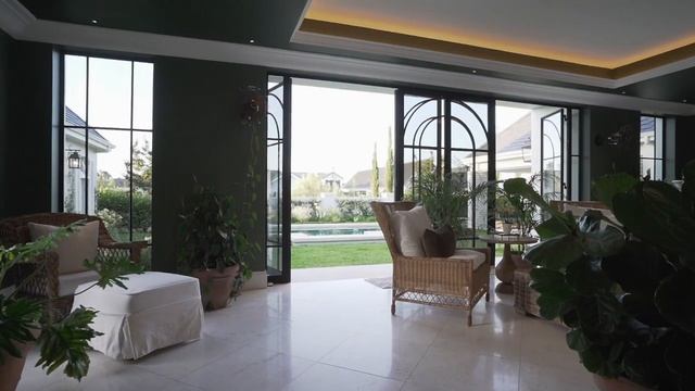 North-Facing Home on La Vue смотреть онлайн