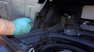 Mercedes W221 M273 5.5 V8, Замена аккумулятора и усилителя