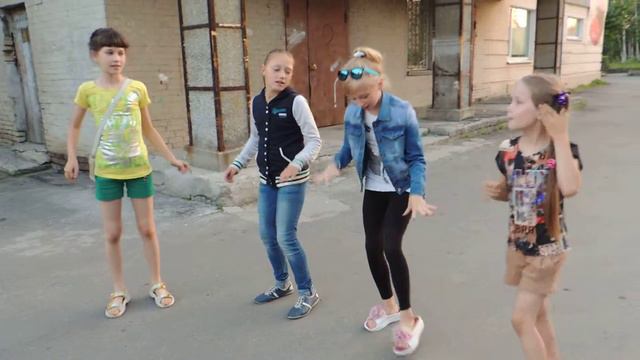 клип девочек из группы дворовые дечёнки смотреть онлайн