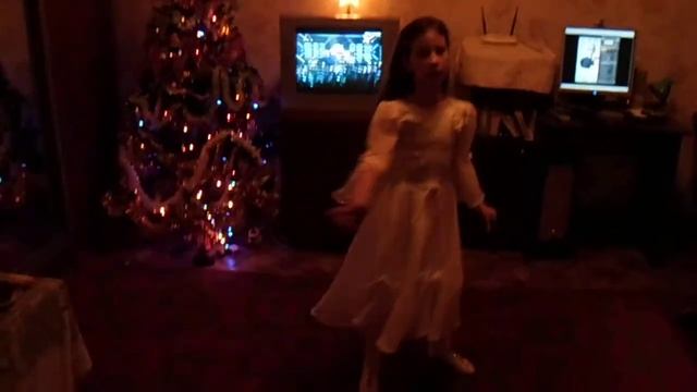 Маленькой елочке холодно зимой! смотреть онлайн