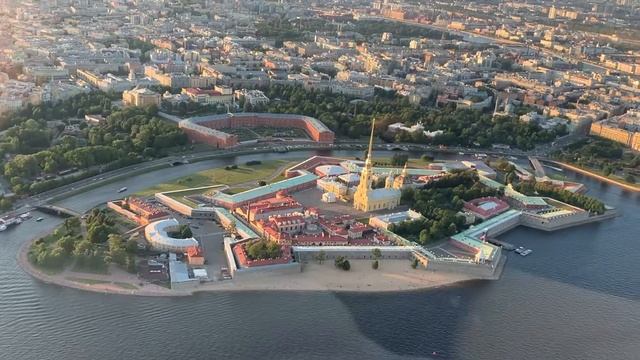 Полёт на вертолёте над Петербургом смотреть онлайн
