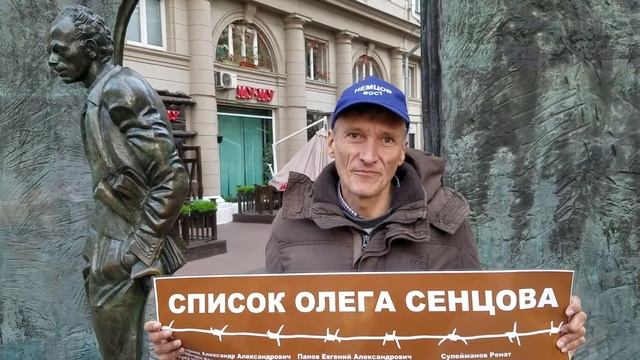 Григорий Симаков читает стихи Окуджавы смотреть онлайн