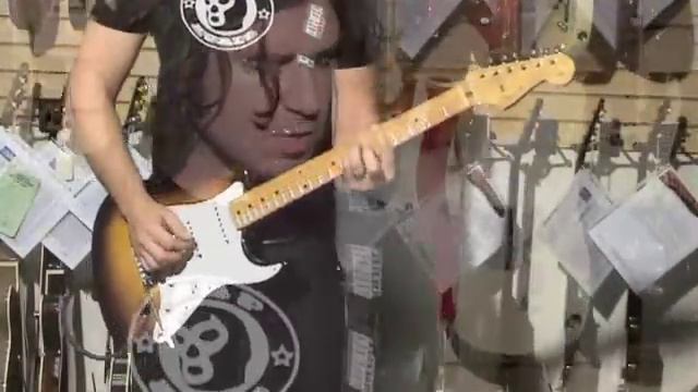 1956 Fender Stratocaster 01040 смотреть онлайн