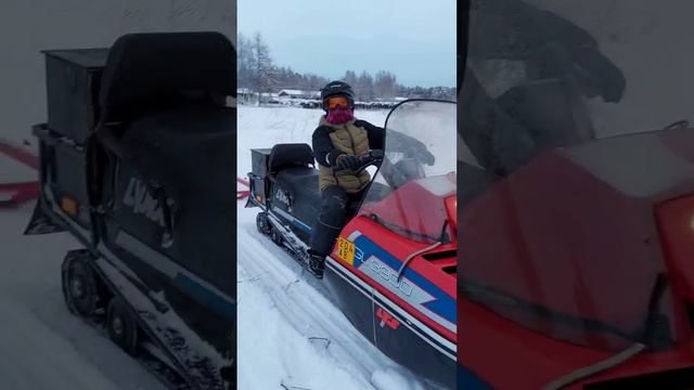 Mummille hiihtolatu moottorikelkalla смотреть онлайн