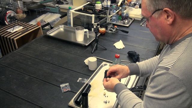 ОБСЛУЖИВАНИЕ (РЕМОНТ) РУЖЬЯ НА КОЛЕНКЕ. Очень полезное видео смотреть онлайн